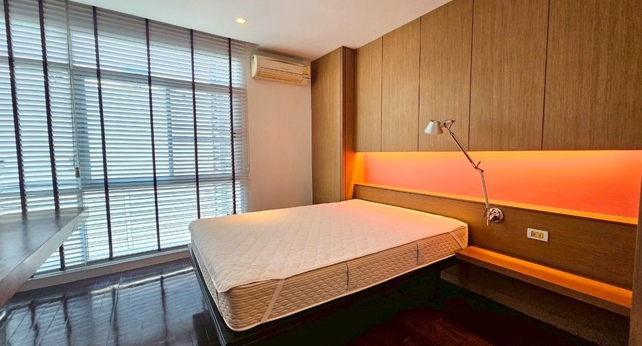 For rent 3 bedrooms condo in Watthana, Bangkok