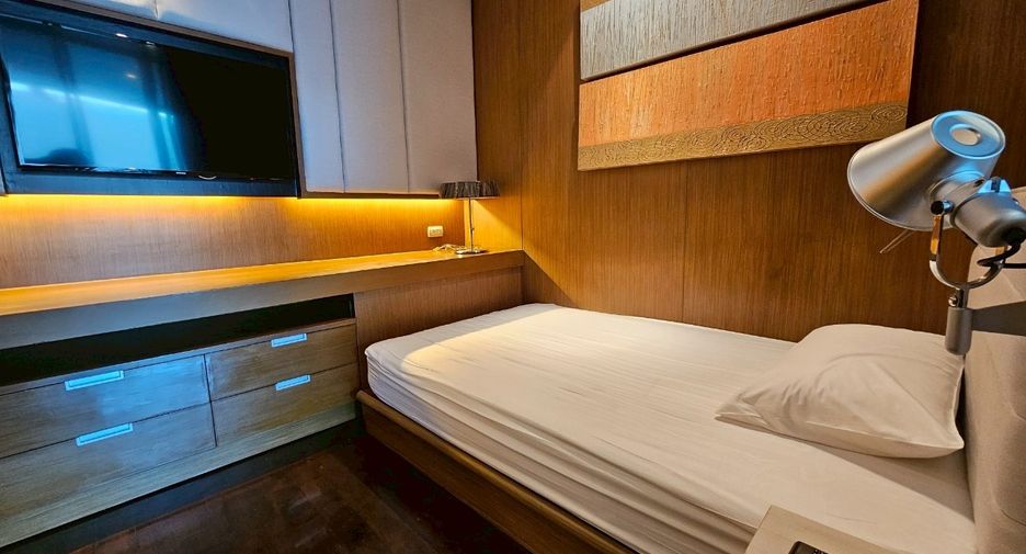 For rent 3 bedrooms condo in Watthana, Bangkok