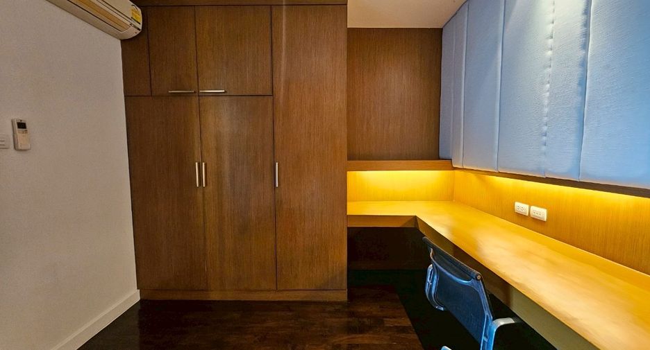 For rent 3 bedrooms condo in Watthana, Bangkok