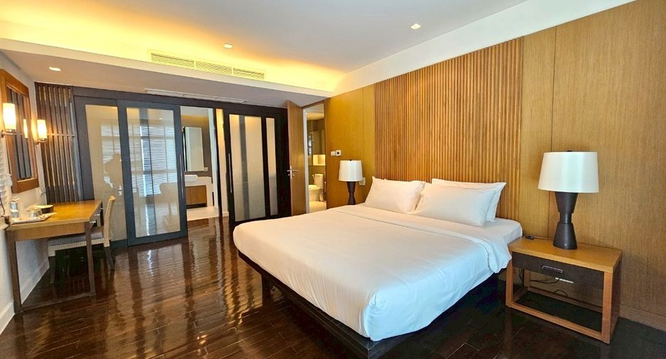 For rent 3 bedrooms condo in Watthana, Bangkok