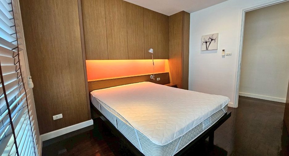 For rent 3 bedrooms condo in Watthana, Bangkok