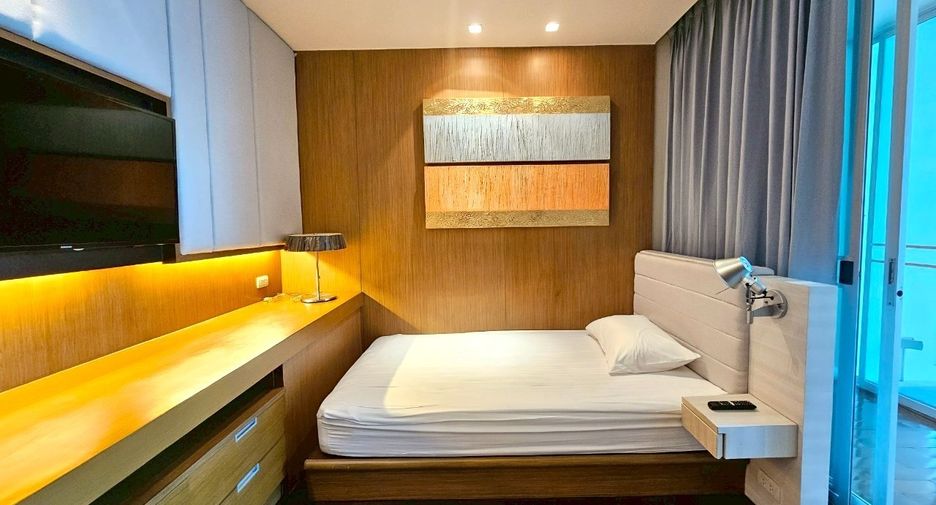 For rent 3 bedrooms condo in Watthana, Bangkok