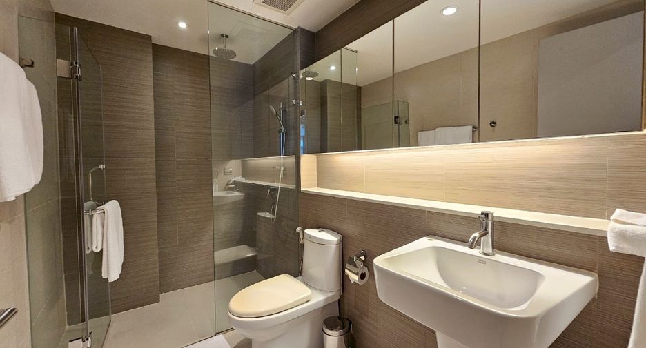 For rent 3 bedrooms condo in Watthana, Bangkok