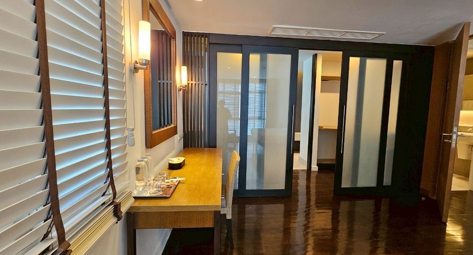 For rent 3 bedrooms condo in Watthana, Bangkok