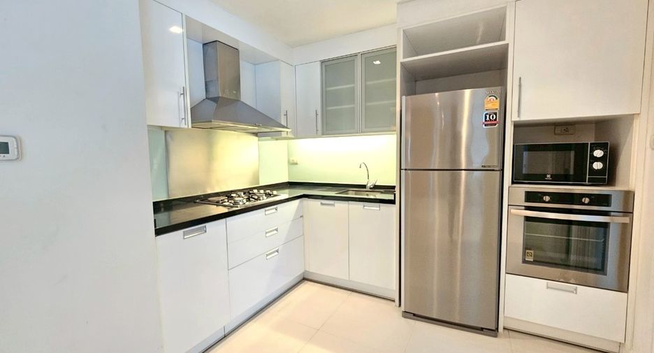 For rent 3 bedrooms condo in Watthana, Bangkok