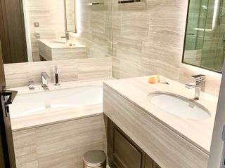 For rent and for sale 1 bed condo in Khlong Toei, Bangkok