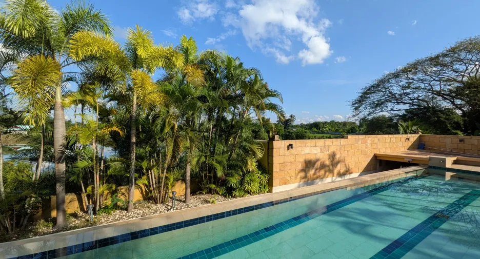 For rent 3 bedrooms villa in Tha Bo, Nong Khai