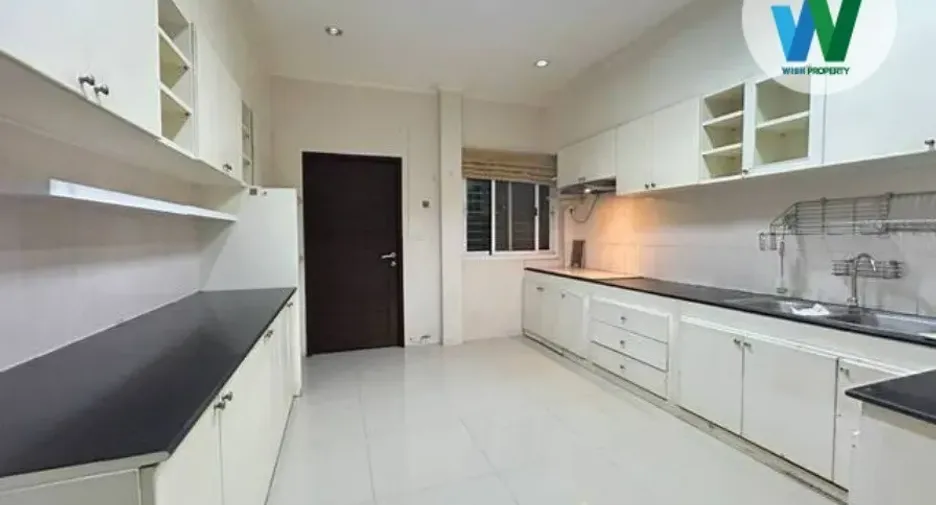 For sale 4 bedrooms house in Hat Yai, Songkhla