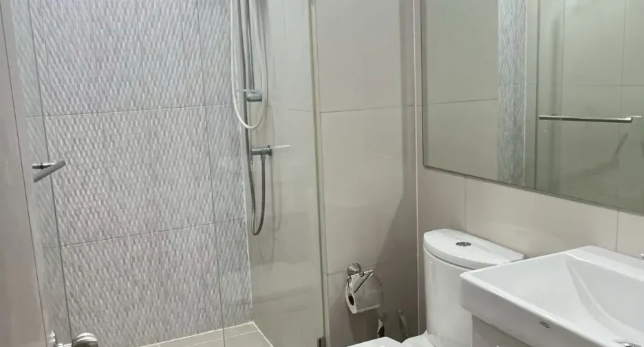 Wohnung zum Kauf und zur Miete mit 2 Zimmer in Khlong Toei, Bangkok