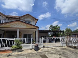 Casa adosada en venta de 4 habitaciones en Nong Khaem, Bangkok