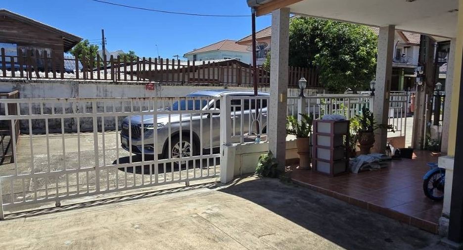 For sale 4 bedrooms townhouse in Nong Khaem, Bangkok