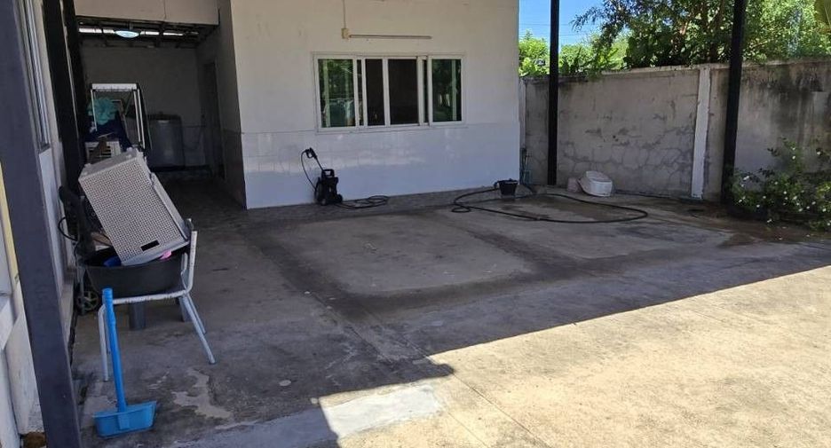 For sale 4 bedrooms townhouse in Nong Khaem, Bangkok