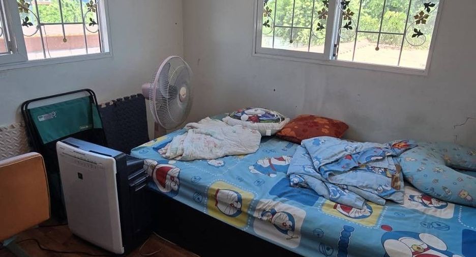 For sale 4 bedrooms townhouse in Nong Khaem, Bangkok