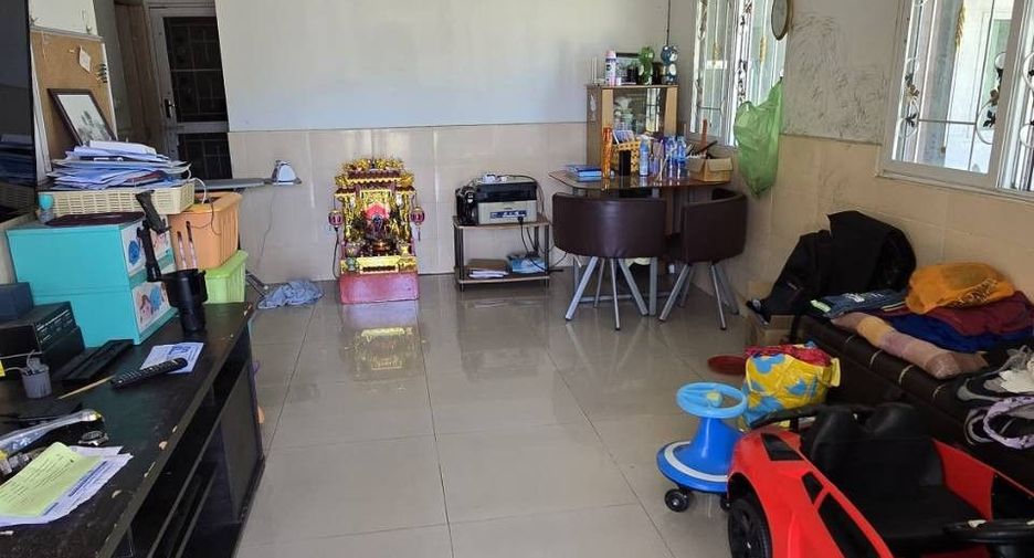 For sale 4 bedrooms townhouse in Nong Khaem, Bangkok