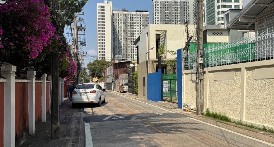 Grundstück zum Kauf in Khlong Toei, Bangkok