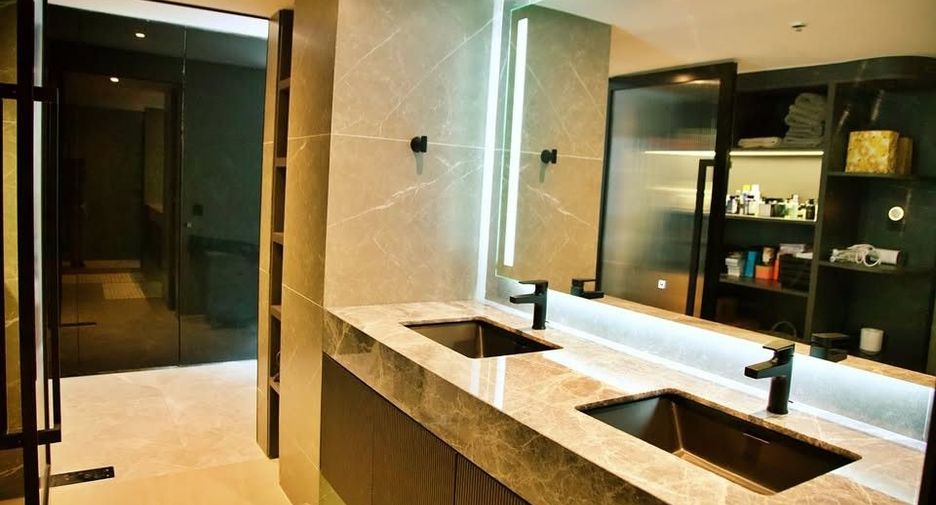 À vendre 4 chambres condo à Watthana, Bangkok