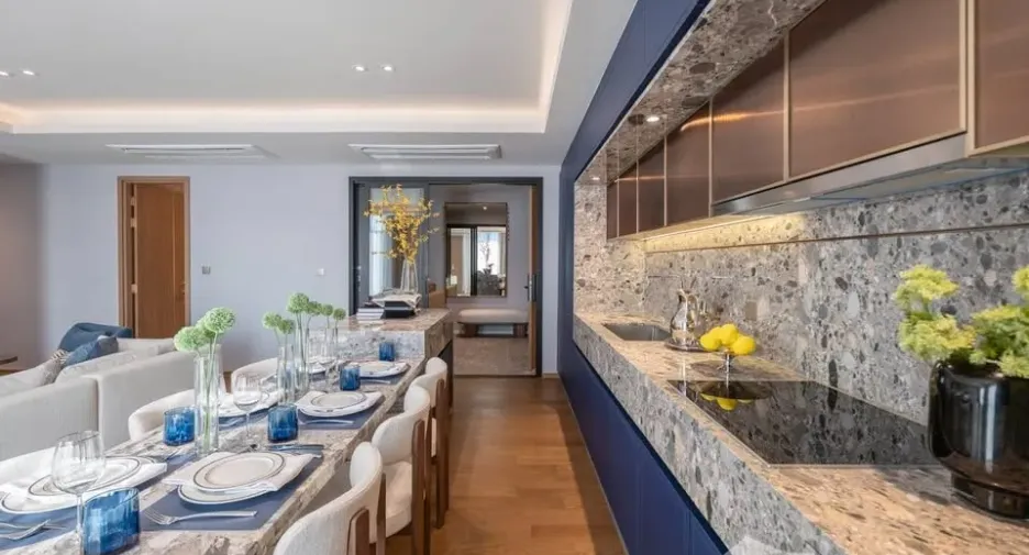 For rent 3 bedrooms condo in Khlong Toei, Bangkok