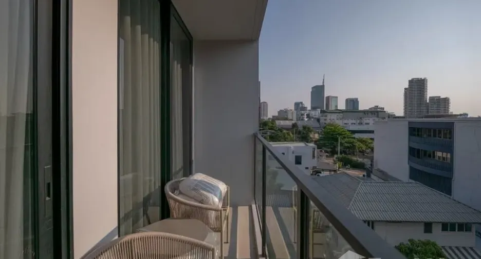 For rent 3 bedrooms condo in Khlong Toei, Bangkok