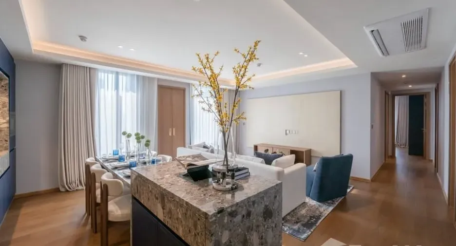 For rent 3 bedrooms condo in Khlong Toei, Bangkok