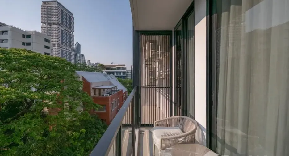 For rent 3 bedrooms condo in Khlong Toei, Bangkok