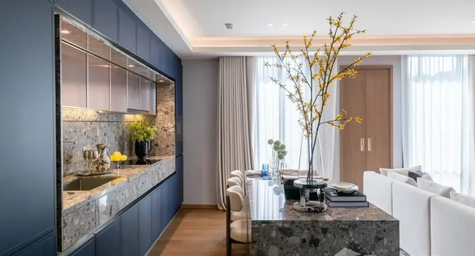 For rent 3 bedrooms condo in Khlong Toei, Bangkok