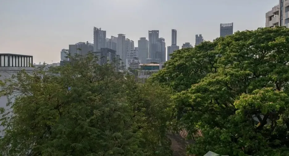 For rent 3 bedrooms condo in Khlong Toei, Bangkok
