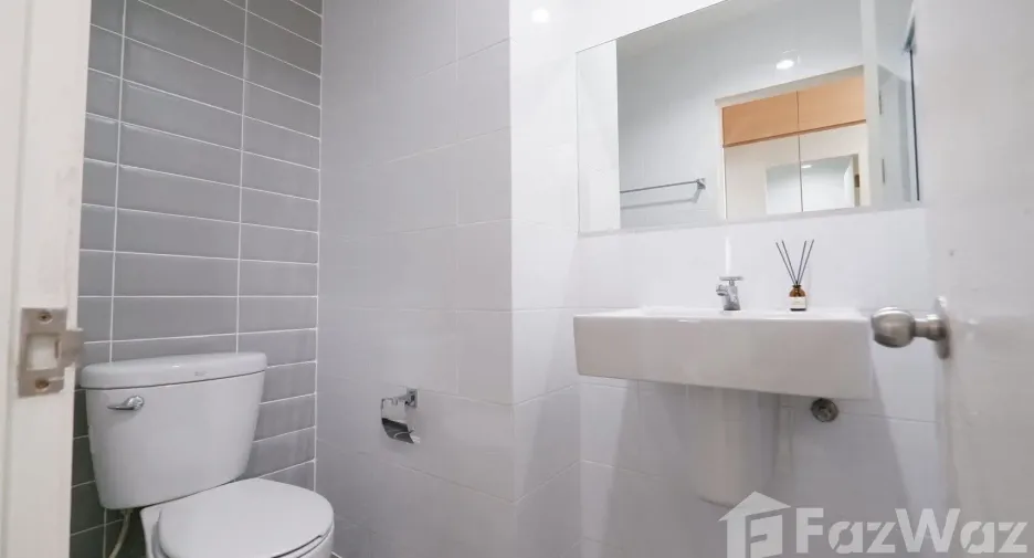 Condo en venta de 2 habitaciones en Khlong Toei, Bangkok