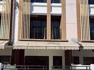À louer 3 chambres maison à Phasi Charoen, Bangkok