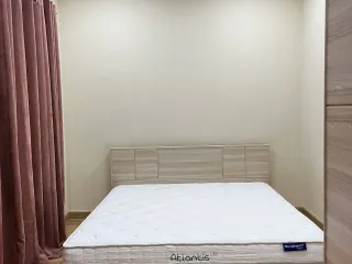 Casa adosada en alquiler de 4 habitaciones en Mueang Samut Prakan, Samut Prakan