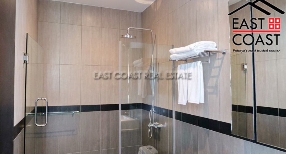 For sale 4 bedrooms house in East Pattaya, Pattaya