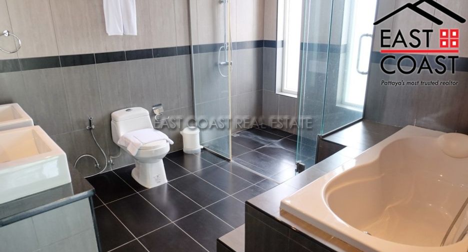 For sale 4 bedrooms house in East Pattaya, Pattaya