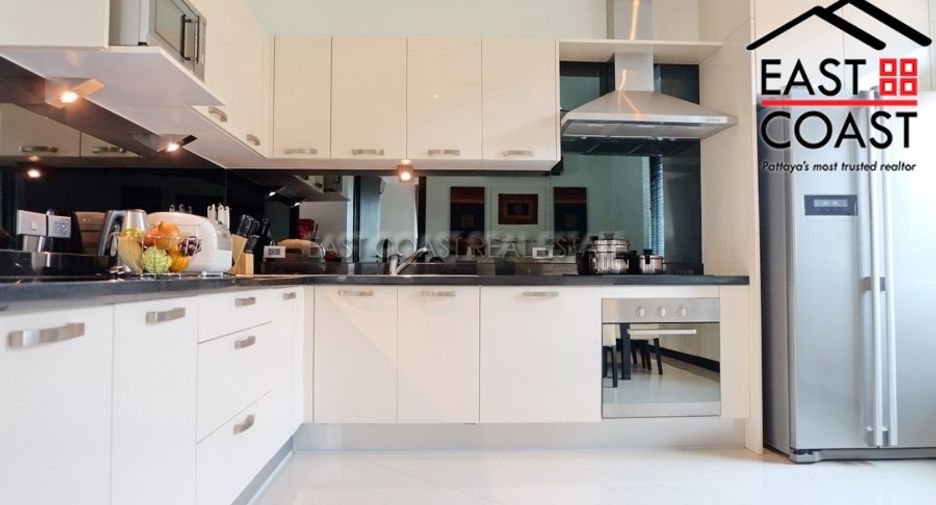 For sale 4 bedrooms house in East Pattaya, Pattaya