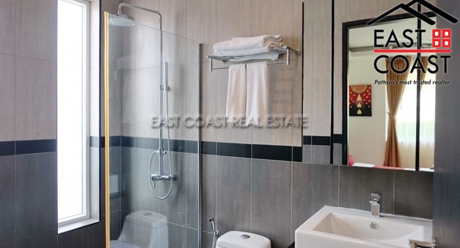 For sale 4 bedrooms house in East Pattaya, Pattaya