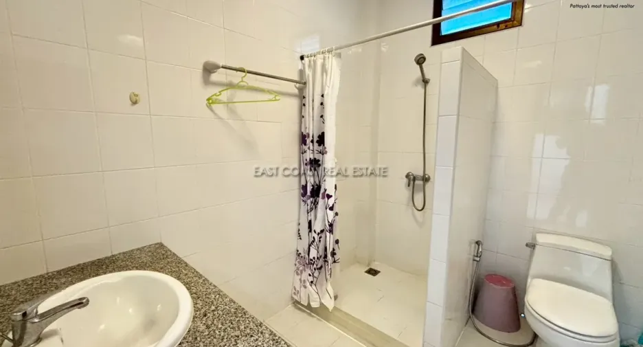 For rent and for sale 5 bedrooms house in Bang Lamung, Chonburi