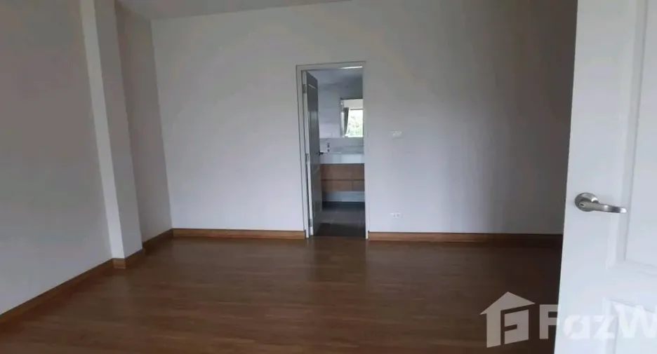 For rent 4 bedrooms house in Don Mueang, Bangkok