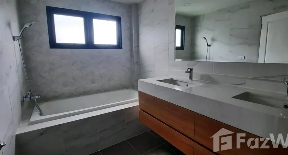 For rent 4 bedrooms house in Don Mueang, Bangkok