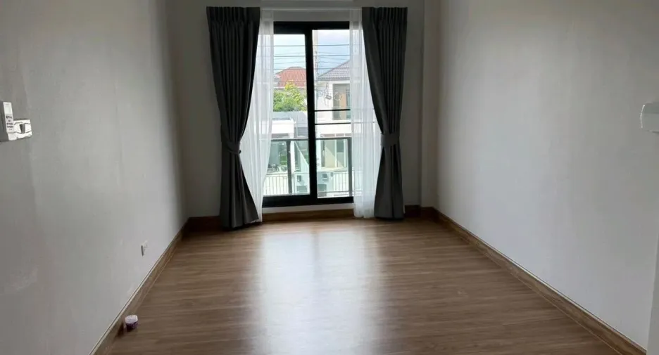 For rent 4 bedrooms house in Don Mueang, Bangkok