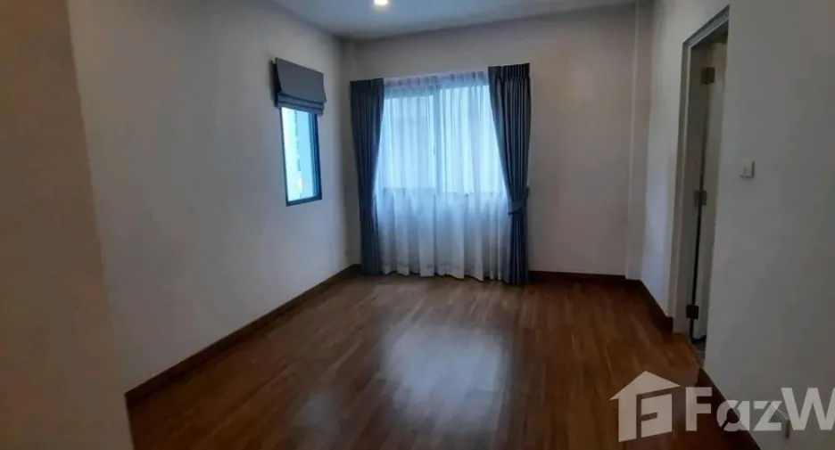 For rent 4 bedrooms house in Don Mueang, Bangkok