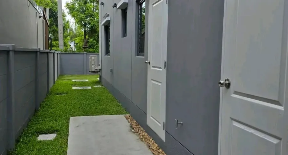 For rent 4 bedrooms house in Don Mueang, Bangkok