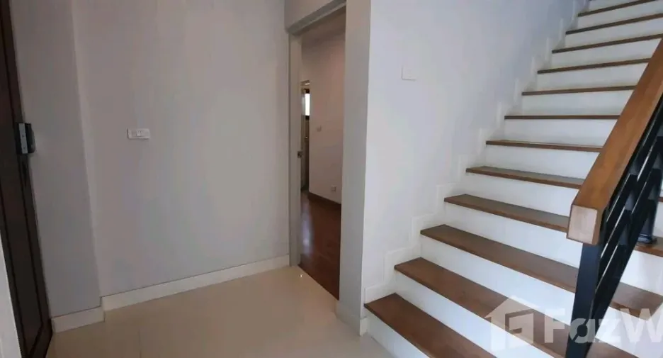 For rent 4 bedrooms house in Don Mueang, Bangkok