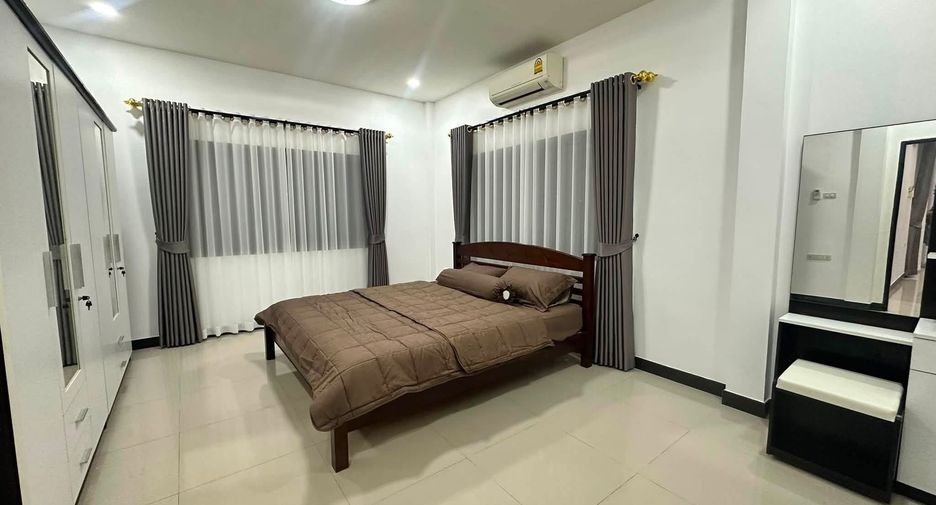 Casa en alquiler de 3 habitaciones en East Pattaya, Pattaya
