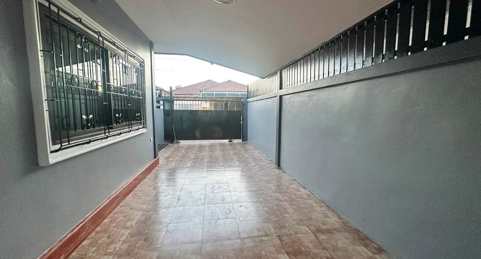 Casa en alquiler de 3 habitaciones en East Pattaya, Pattaya