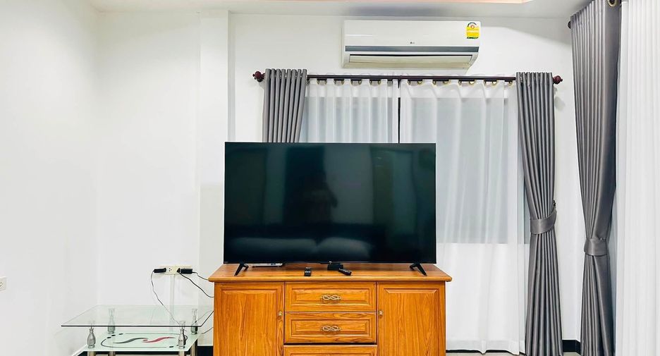 Casa en alquiler de 3 habitaciones en East Pattaya, Pattaya