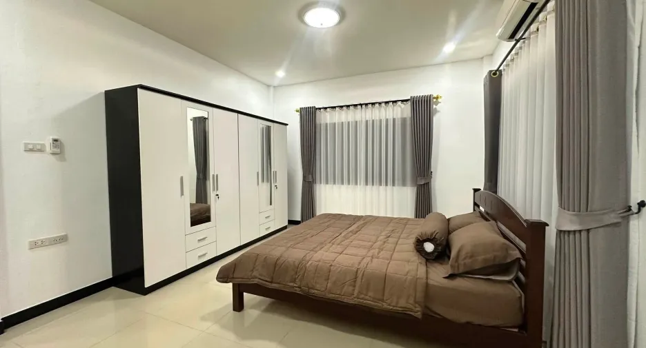 Casa en alquiler de 3 habitaciones en East Pattaya, Pattaya