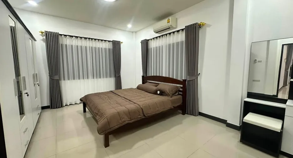 Casa en alquiler de 3 habitaciones en East Pattaya, Pattaya