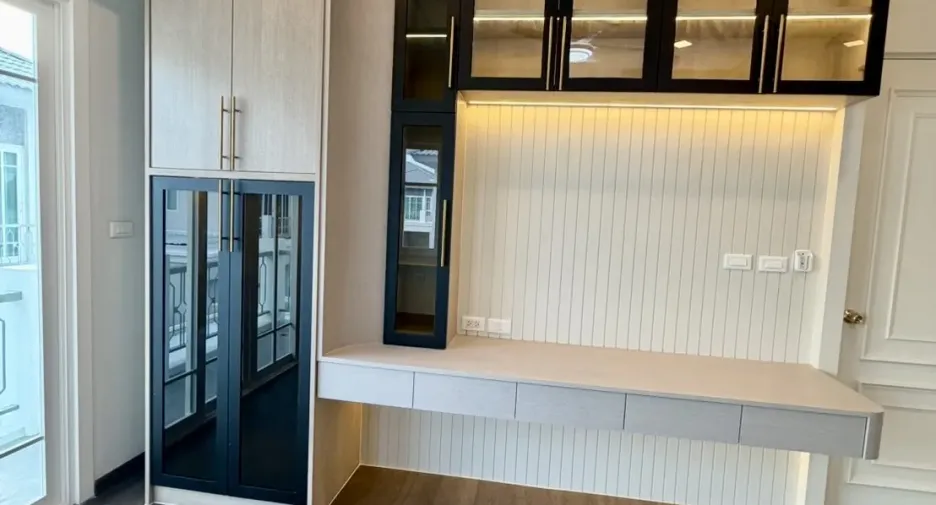ขาย และ ให้เช่า 4 ห้องนอน บ้านเดี่ยว ใน บางขุนเทียน, กรุงเทพฯ