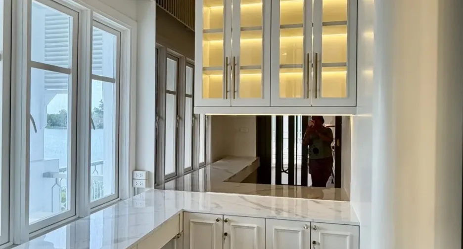 ขาย และ ให้เช่า 4 ห้องนอน บ้านเดี่ยว ใน บางขุนเทียน, กรุงเทพฯ
