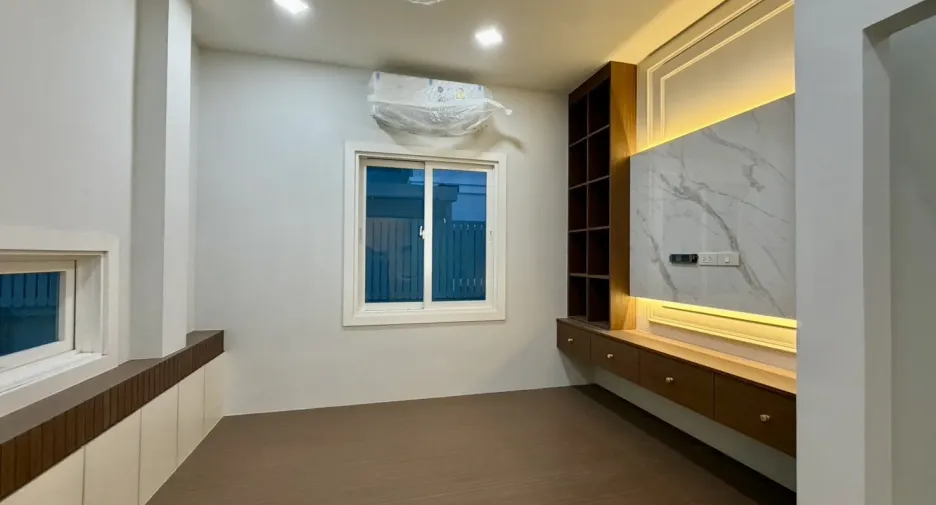 ขาย และ ให้เช่า 4 ห้องนอน บ้านเดี่ยว ใน บางขุนเทียน, กรุงเทพฯ