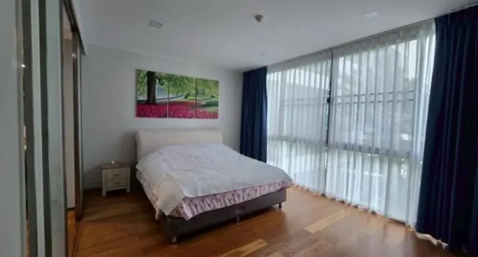 For sale 3 bedrooms condo in Khlong Toei, Bangkok