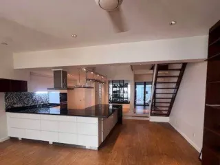 For sale and for rent 4 bedrooms townhouse in Watthana, Bangkok